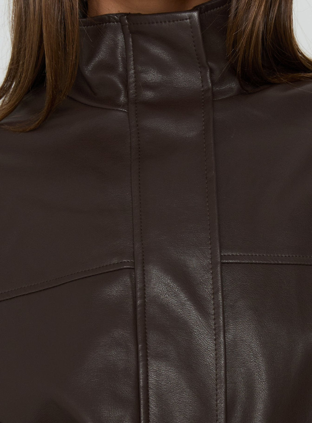 Chaqueta de piel sintética con cuello embudo Dialtone, color marrón lavado