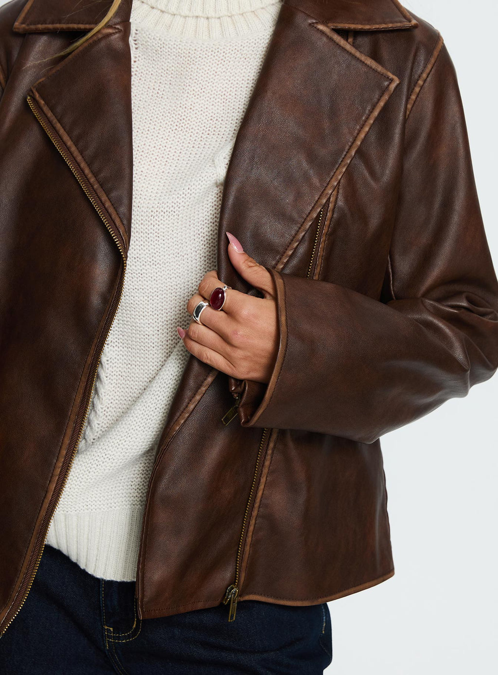 Chaqueta de piel sintética con cuello Vyolette en color marrón lavado