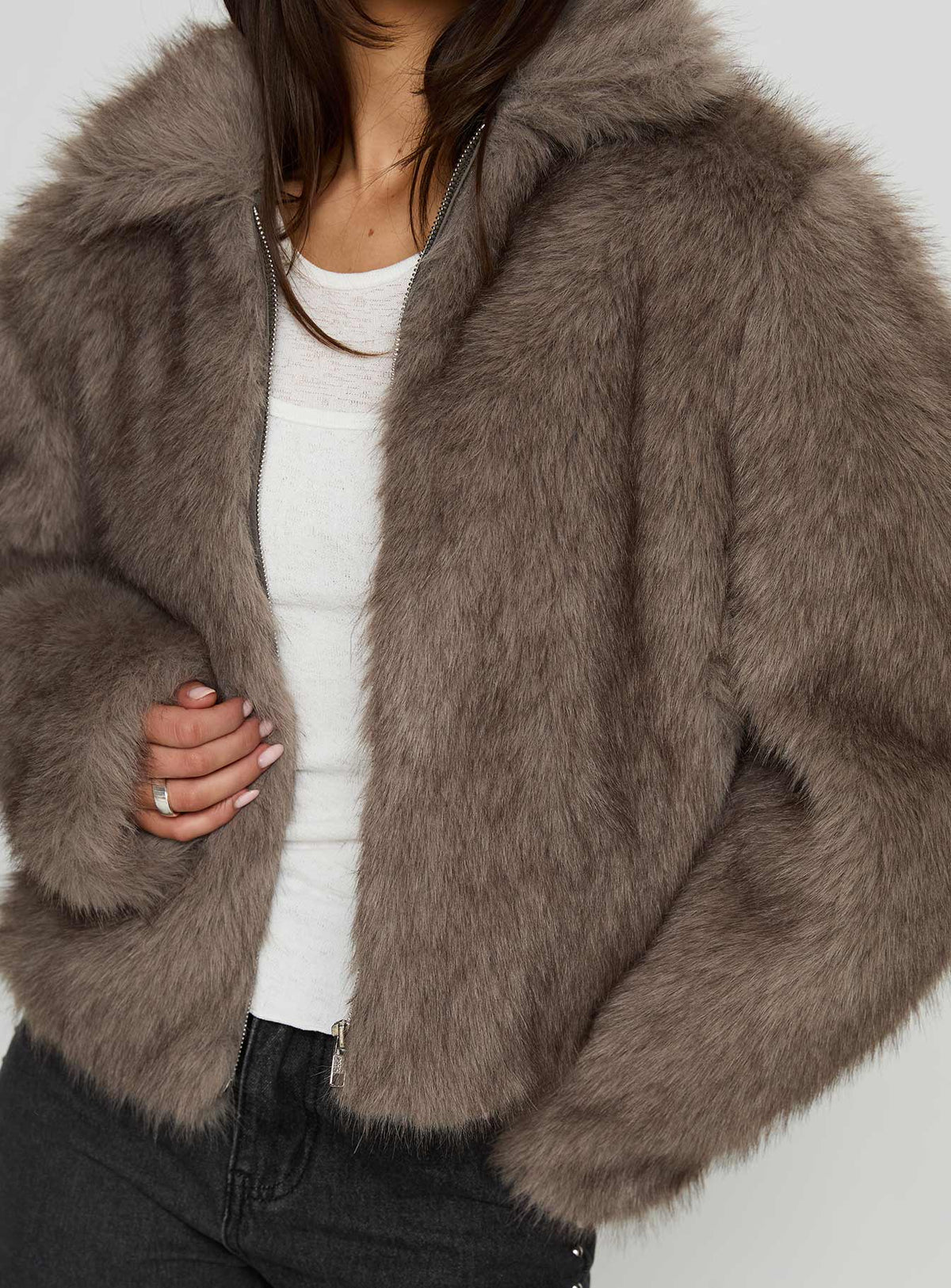 Chaqueta Kimberli con cuello de piel sintética marrón