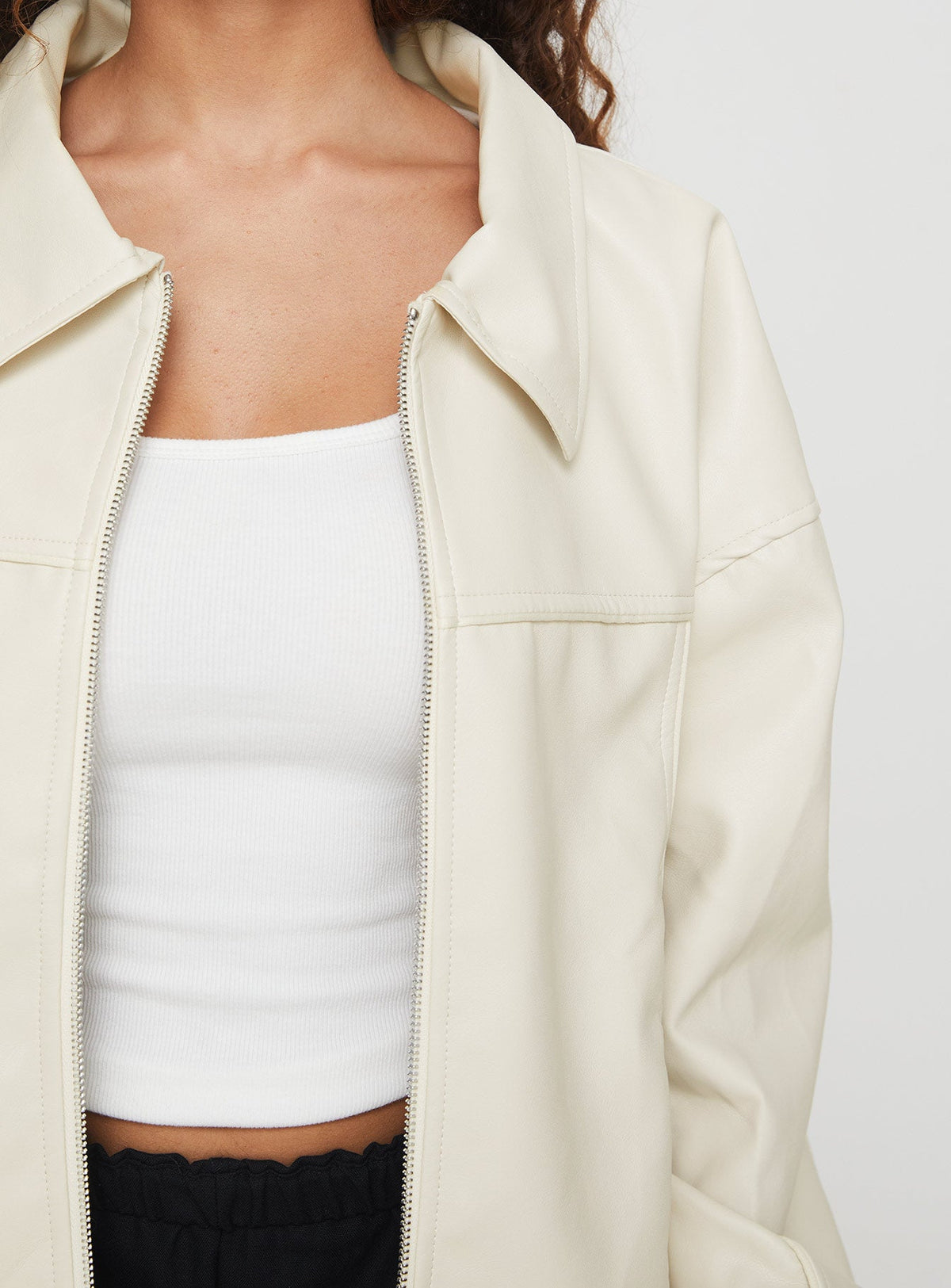 Chaqueta bomber de piel sintética Goldsmith color crema