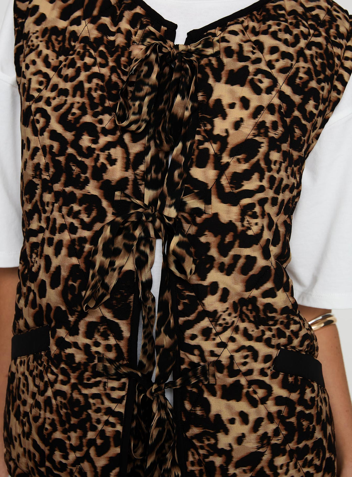 Chaleco acolchado Samual con estampado de leopardo