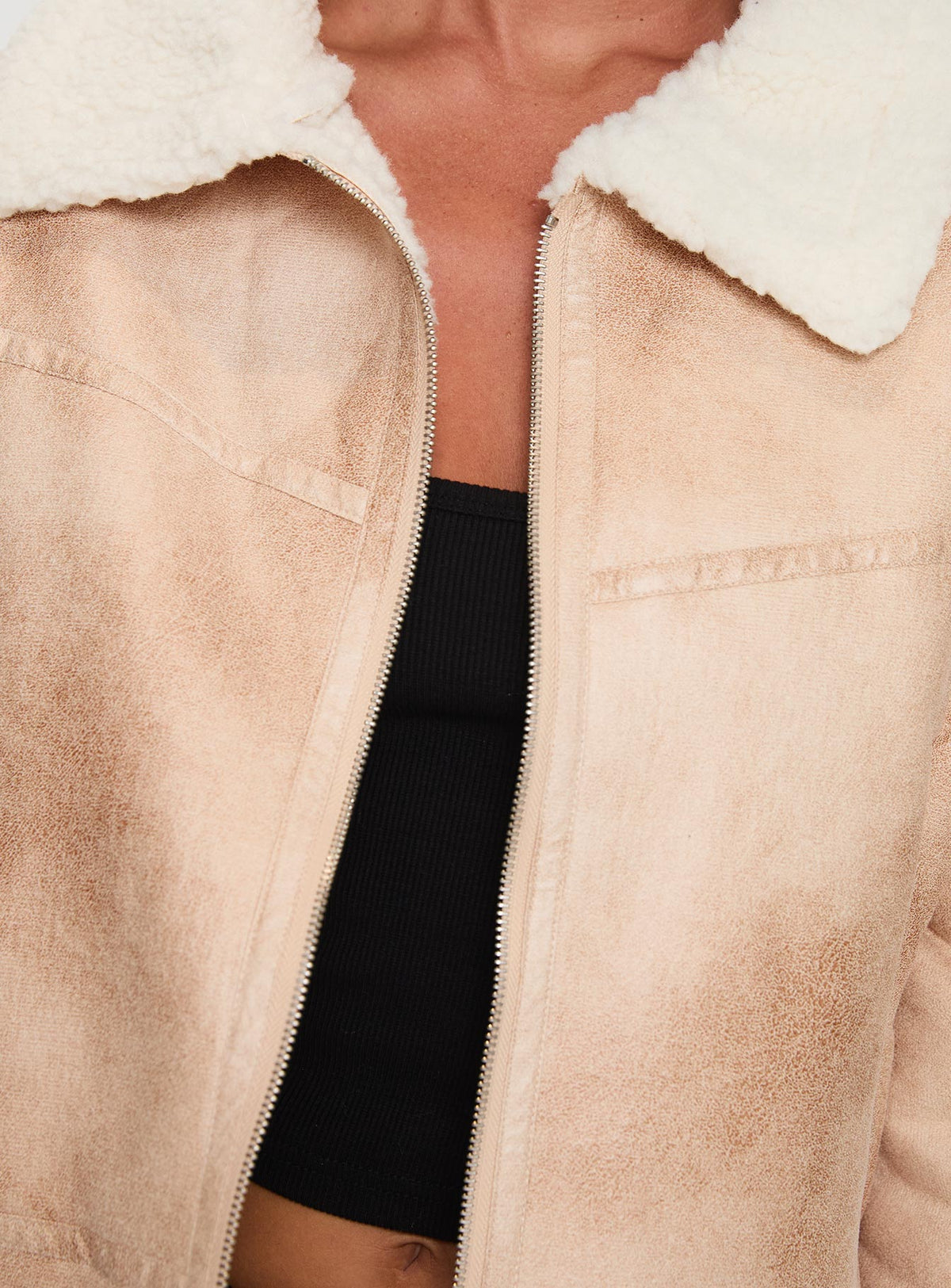 Chaqueta de piel sintética con borreguillo Solara color beige