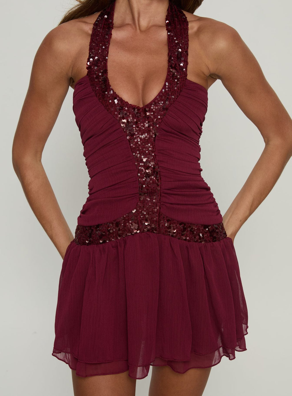 Minivestido Halter de Lentejuelas Aisleigh Baya