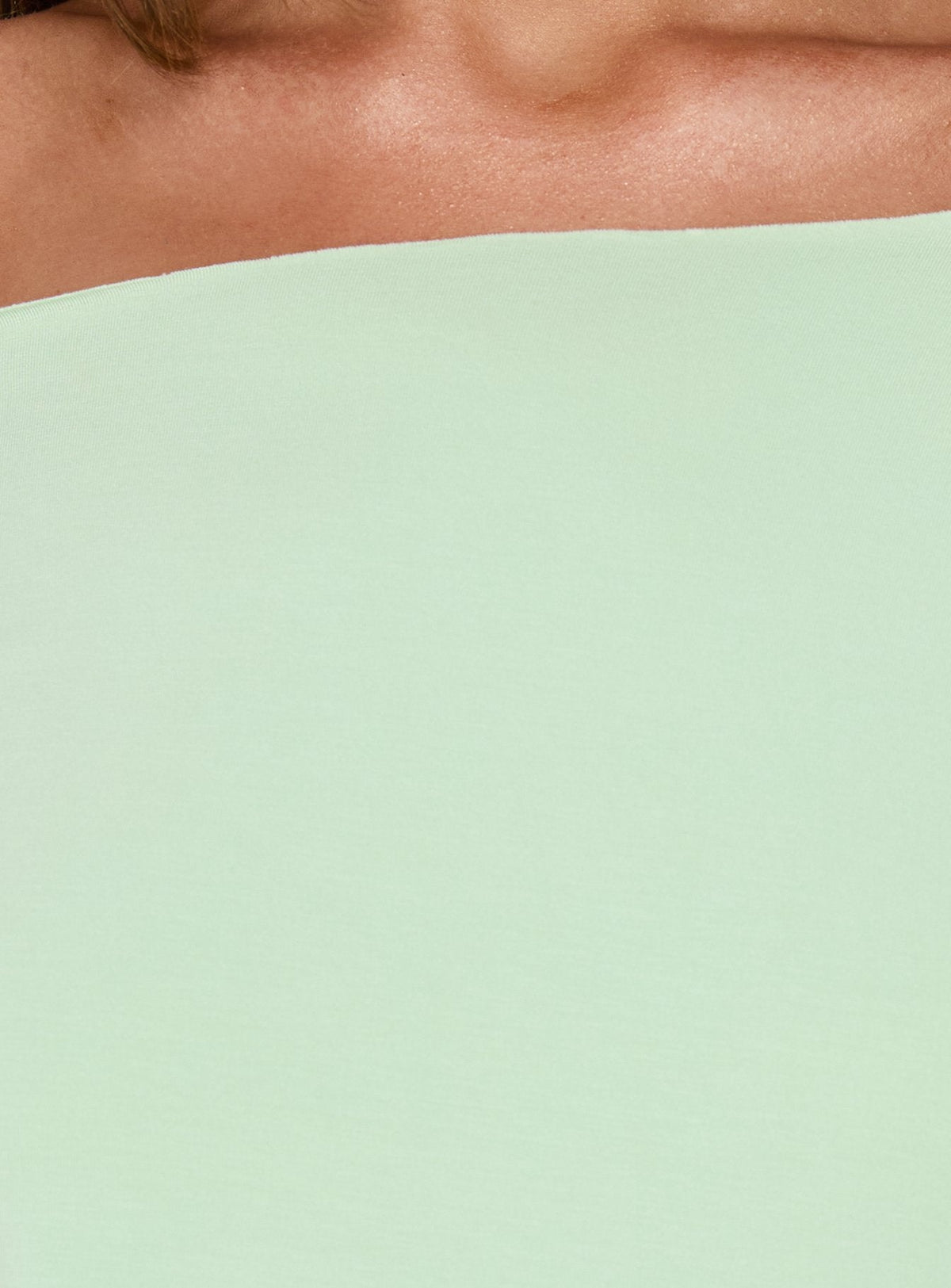 Minivestido drapeado con hombros descubiertos Ashlinn Menta Jalea