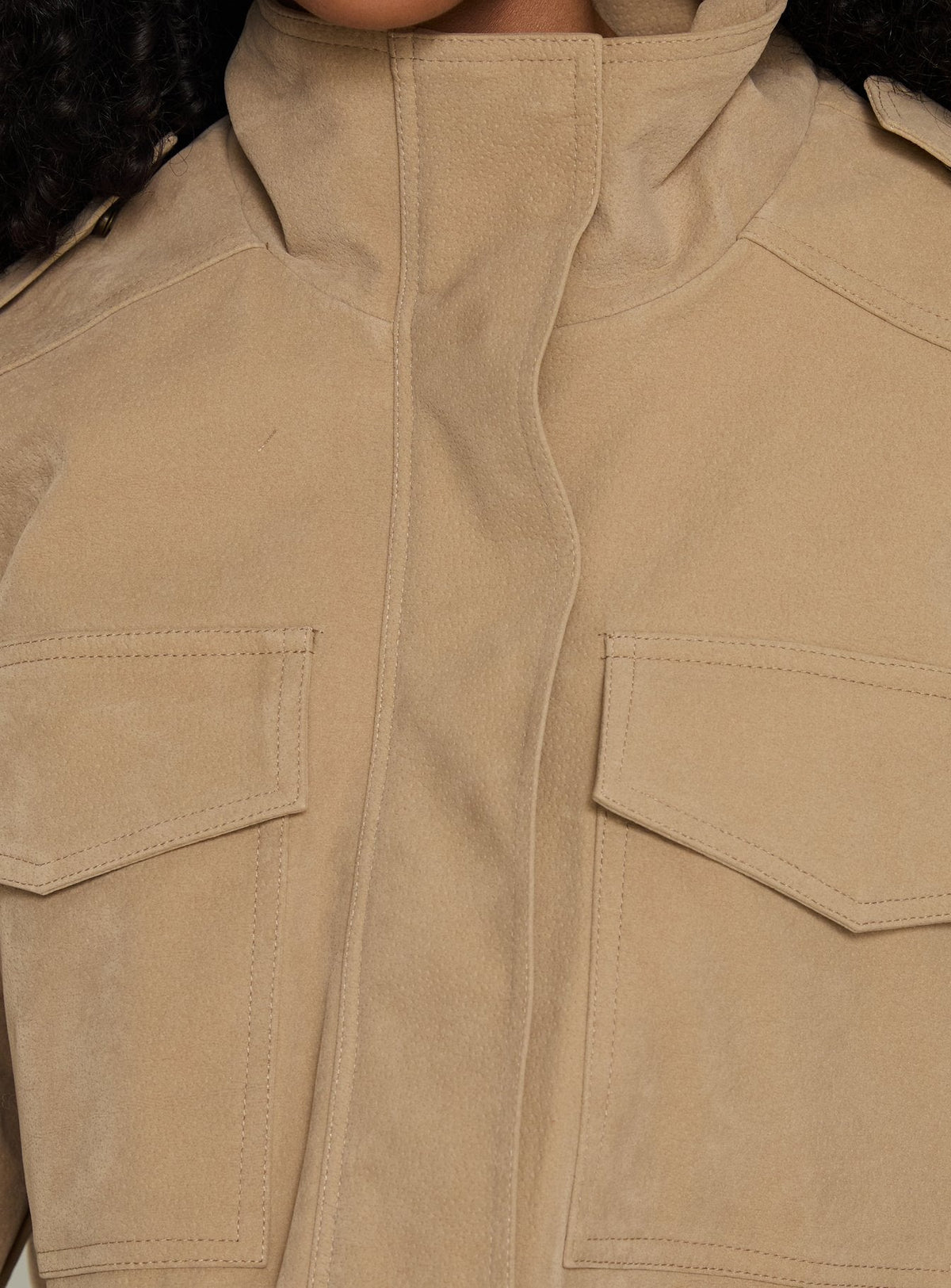 Chaqueta cargo de cuello embudo Double Life color beige