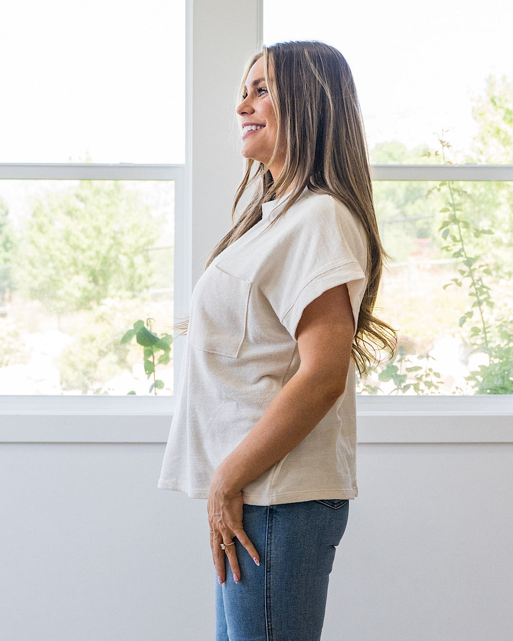 ¡NUEVO! Blusa Charlotte de manga corta con bolsillo - Crema