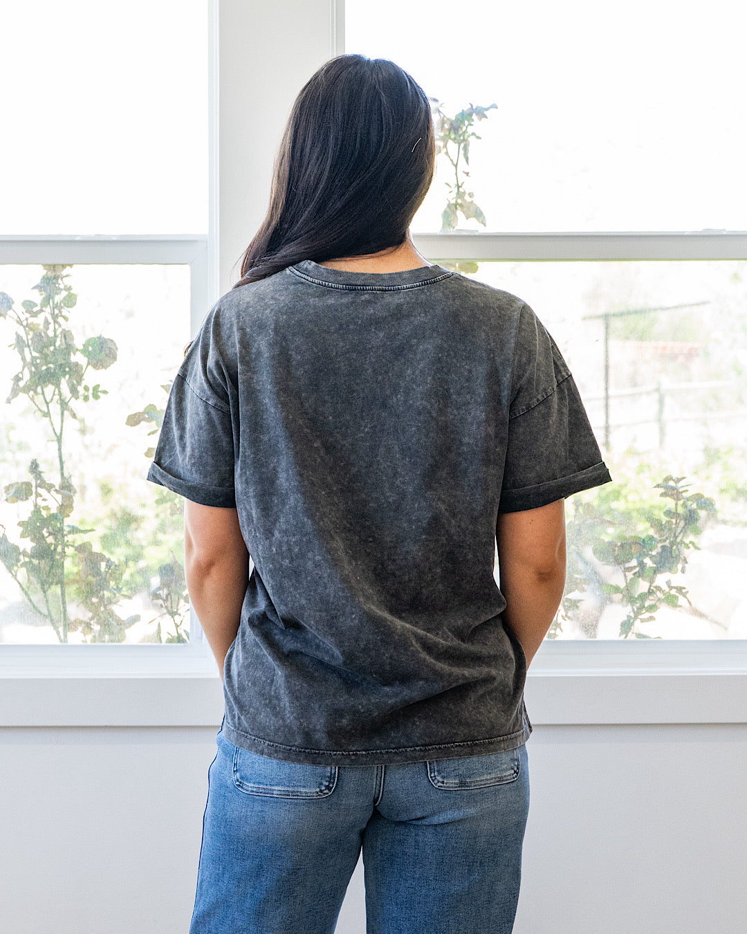 Camiseta Rock & Roll Rose con lavado mineral negro