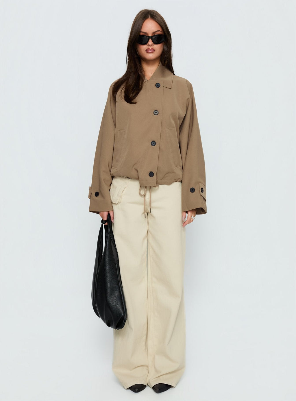 Gabardina corta Sandria color beige