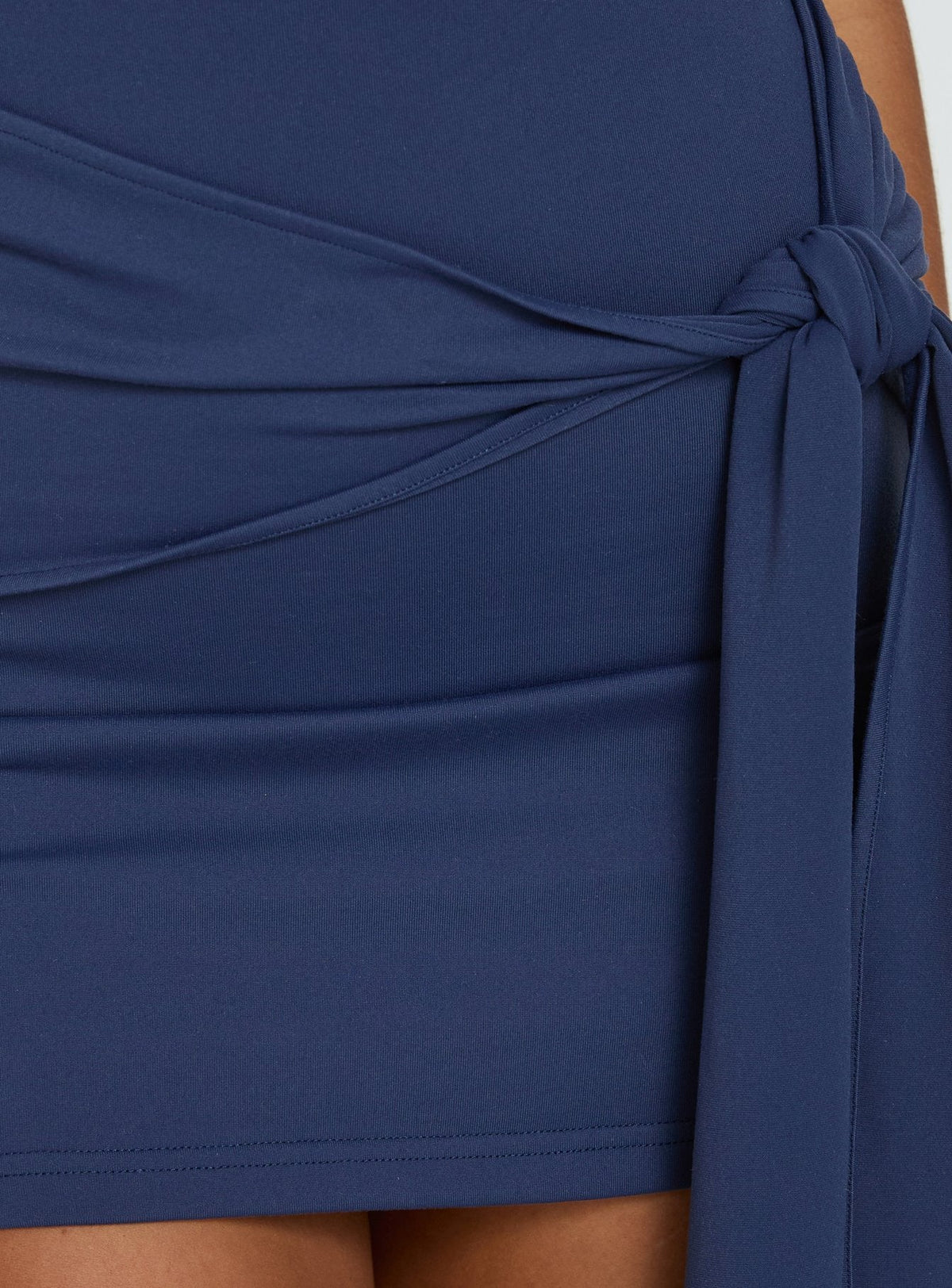 Minivestido Daily Define con cintura anudada, azul marino