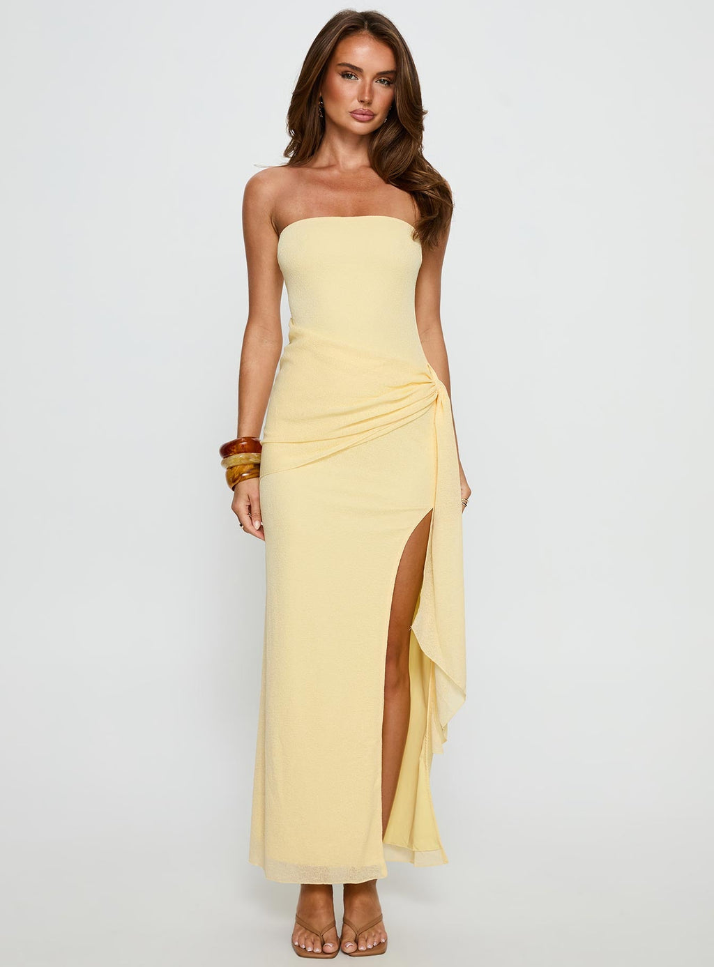 Vestido maxi sin tirantes Analeah amarillo limón