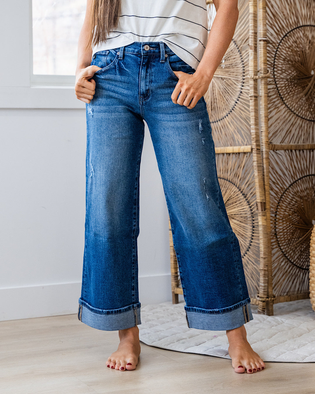 Jeans KanCan Jennifer de pernera ancha con dobladillo enrollado - Lavado oscuro