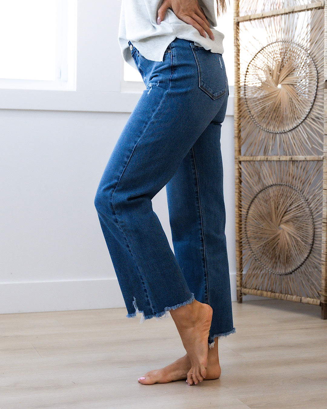 Jeans de pierna ancha KanCan Parker con dobladillo deshilachado EN OFERTA