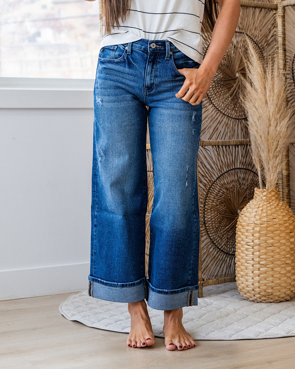 Jeans KanCan Jennifer de pernera ancha con dobladillo enrollado - Lavado oscuro