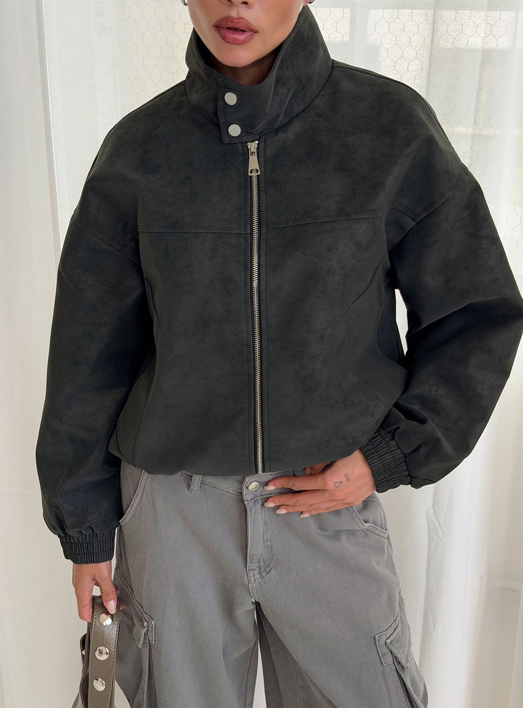 Chaqueta tipo bómber de ante sintético Ellissa, negra