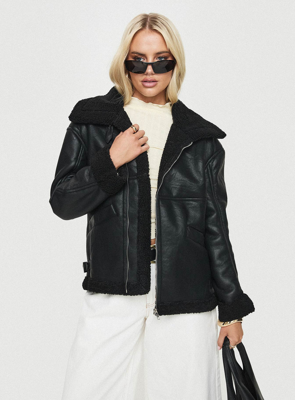 Chaqueta de borrego Jadu negra