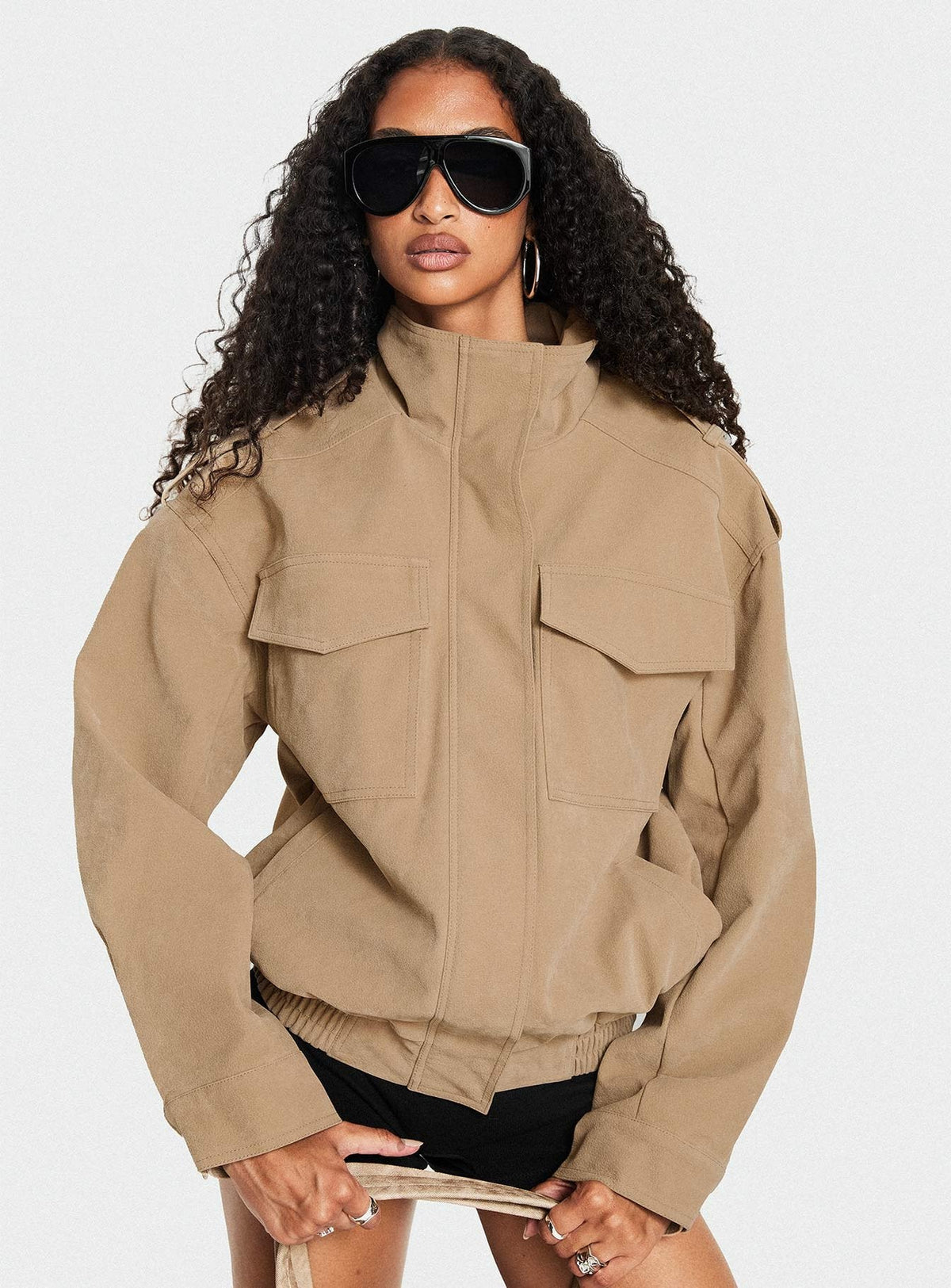 Chaqueta cargo de cuello embudo Double Life color beige