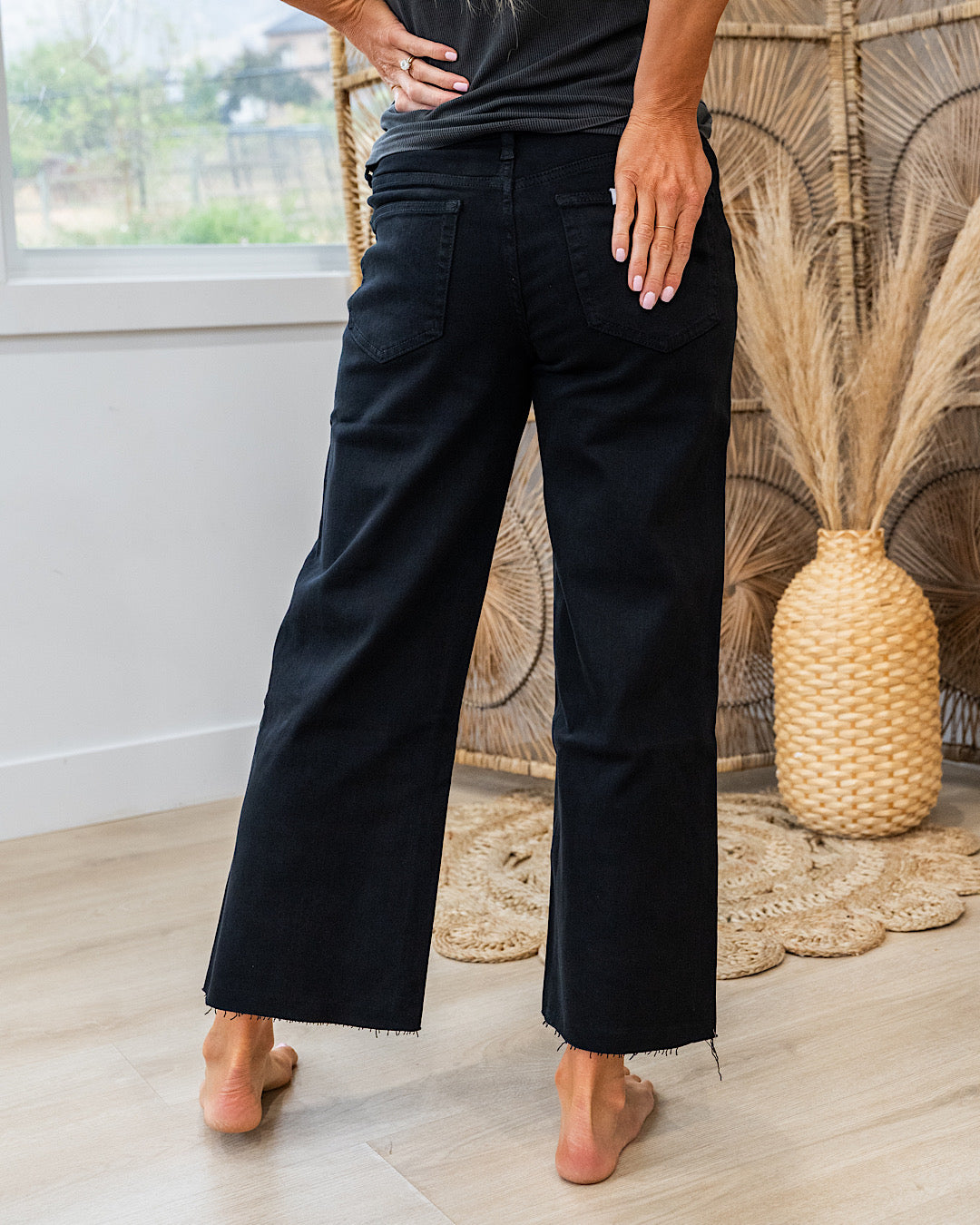 Jeans Vervet Skye de pierna ancha, corte cropped y sin desgastes - Negro