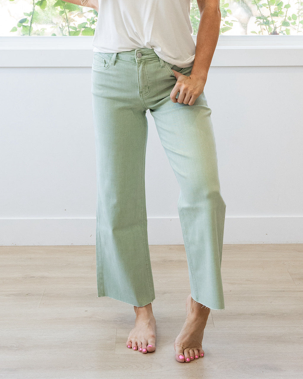 Jeans de tiro ancho recortados sin desgastes Vervet Skye - Menta