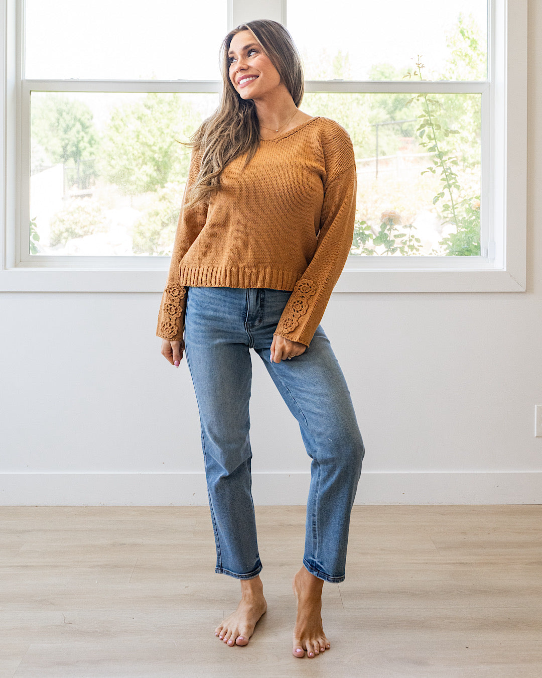 ¡NUEVO! Suéter Ella con mangas de crochet - Camel
