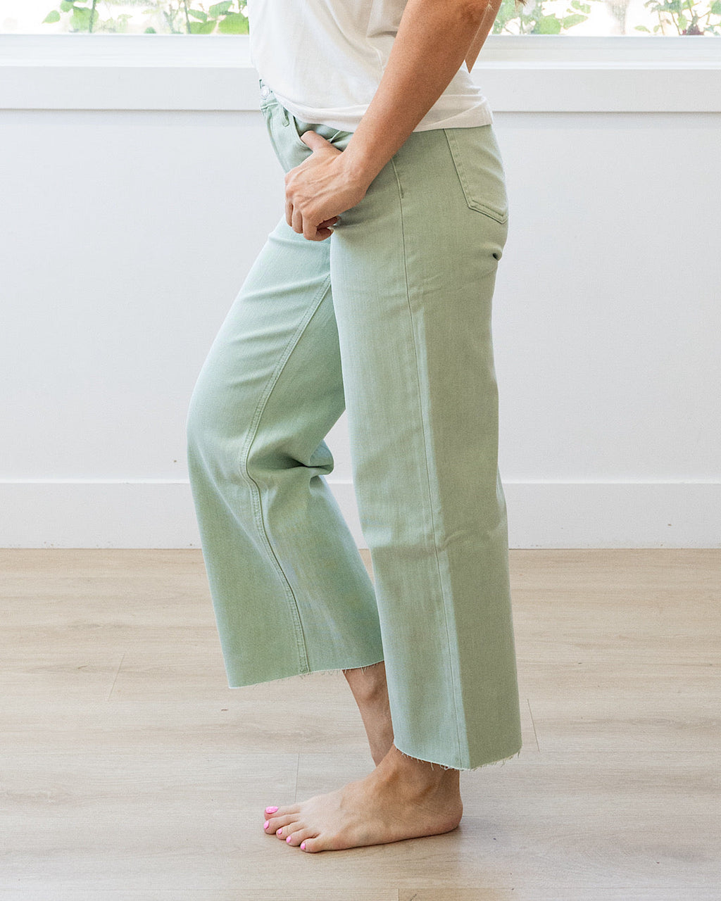 Jeans de tiro ancho recortados sin desgastes Vervet Skye - Menta