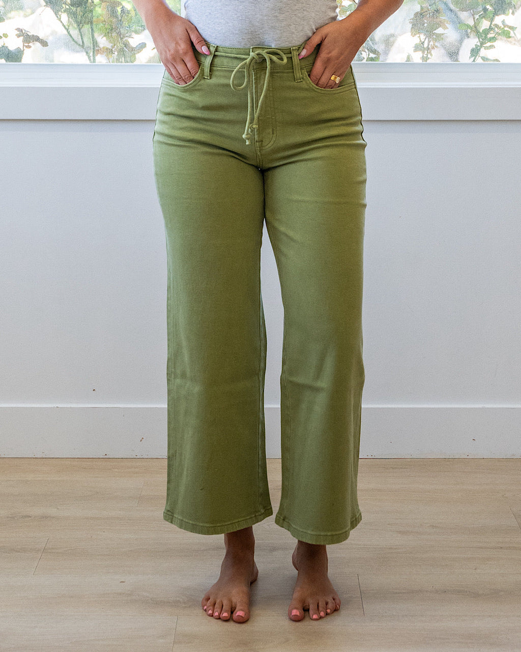 Jeans anchos cortos Vervet Kacie - Eucalyptus