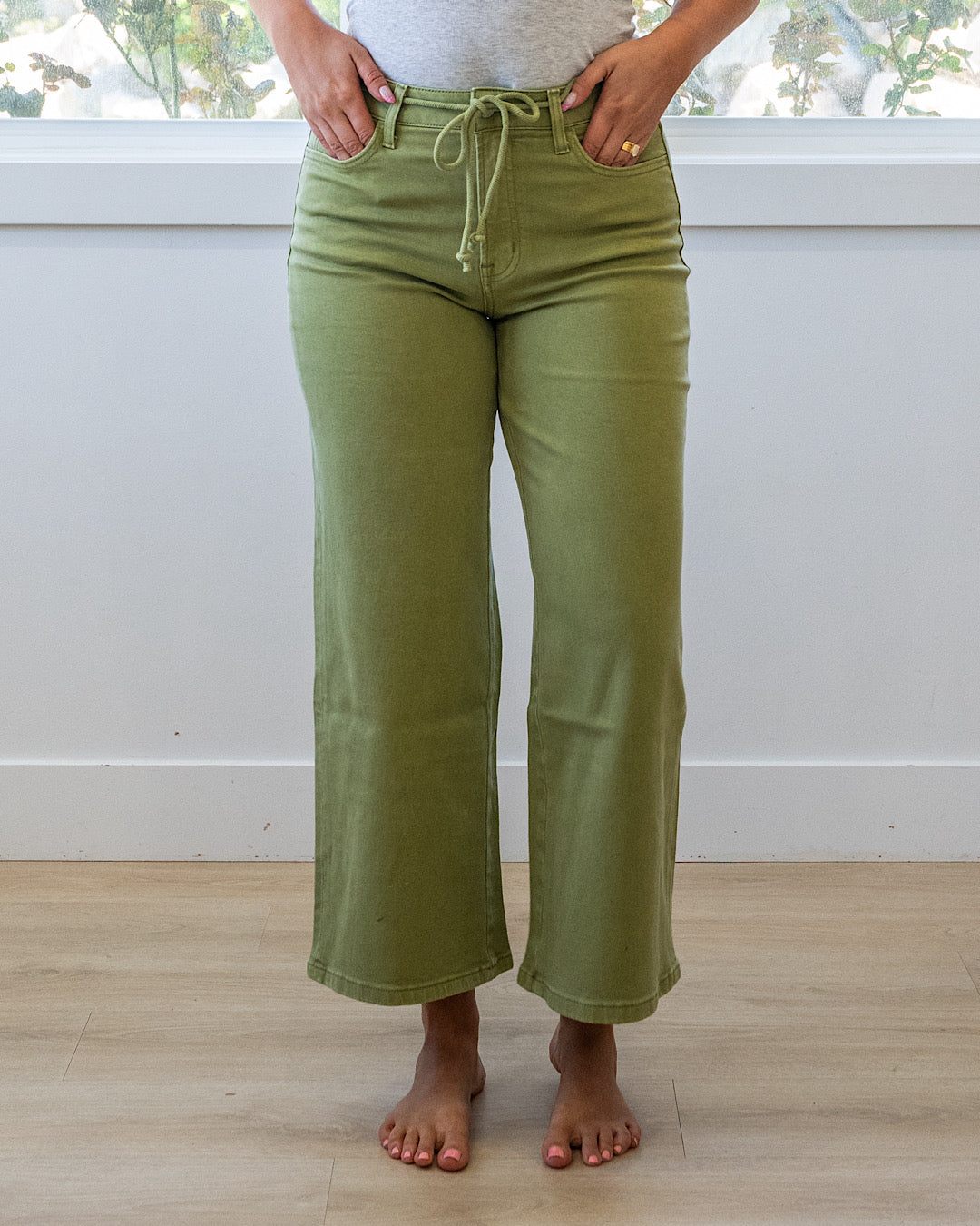 Jeans anchos cortos Vervet Kacie - Eucalyptus