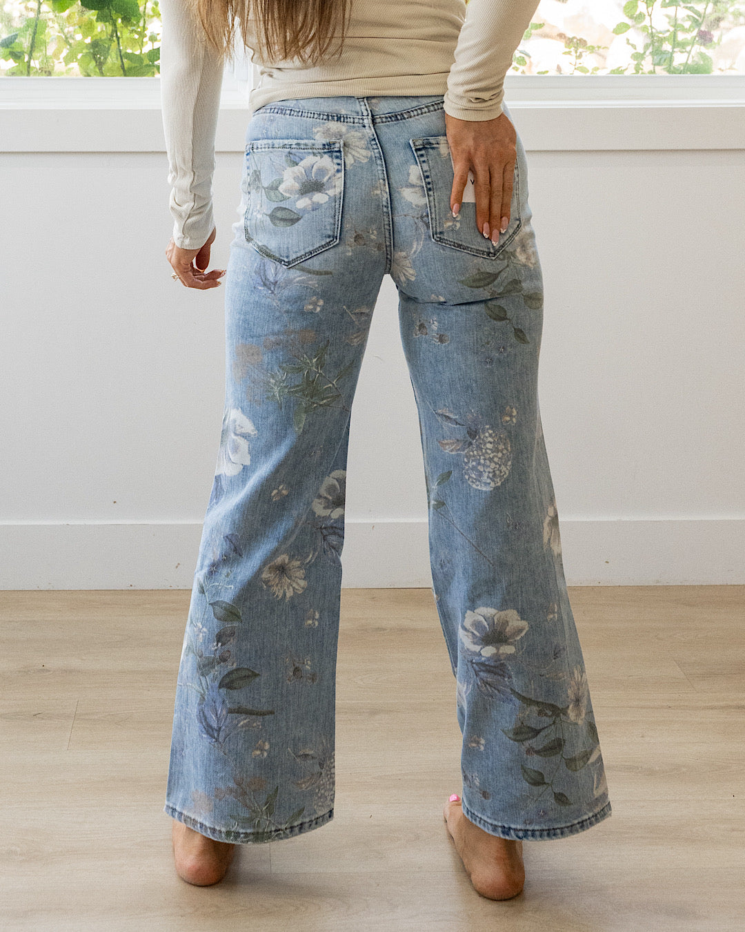 Vaqueros de campana con estampado floral vintage Vervet Kyla