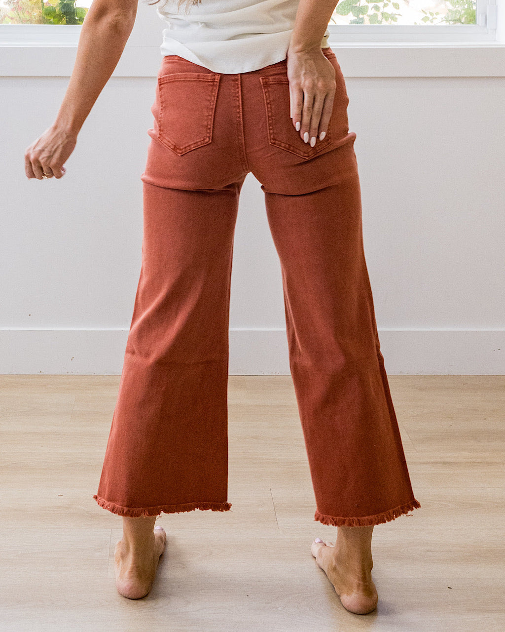Jeans Mae de pernera ancha y corte tobillero - Color óxido