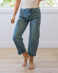 ¡NUEVO! Jeans Alexandra estilo barrel sin efecto desgastado - Turquesa