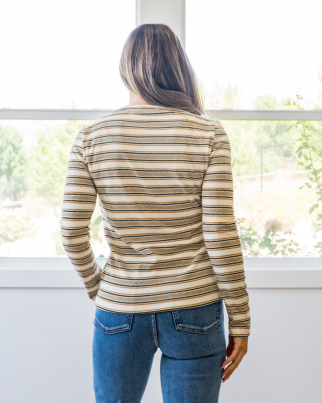 ¡NUEVO! Blusa Alexa de rayas múltiples - Crema, topo y oliva