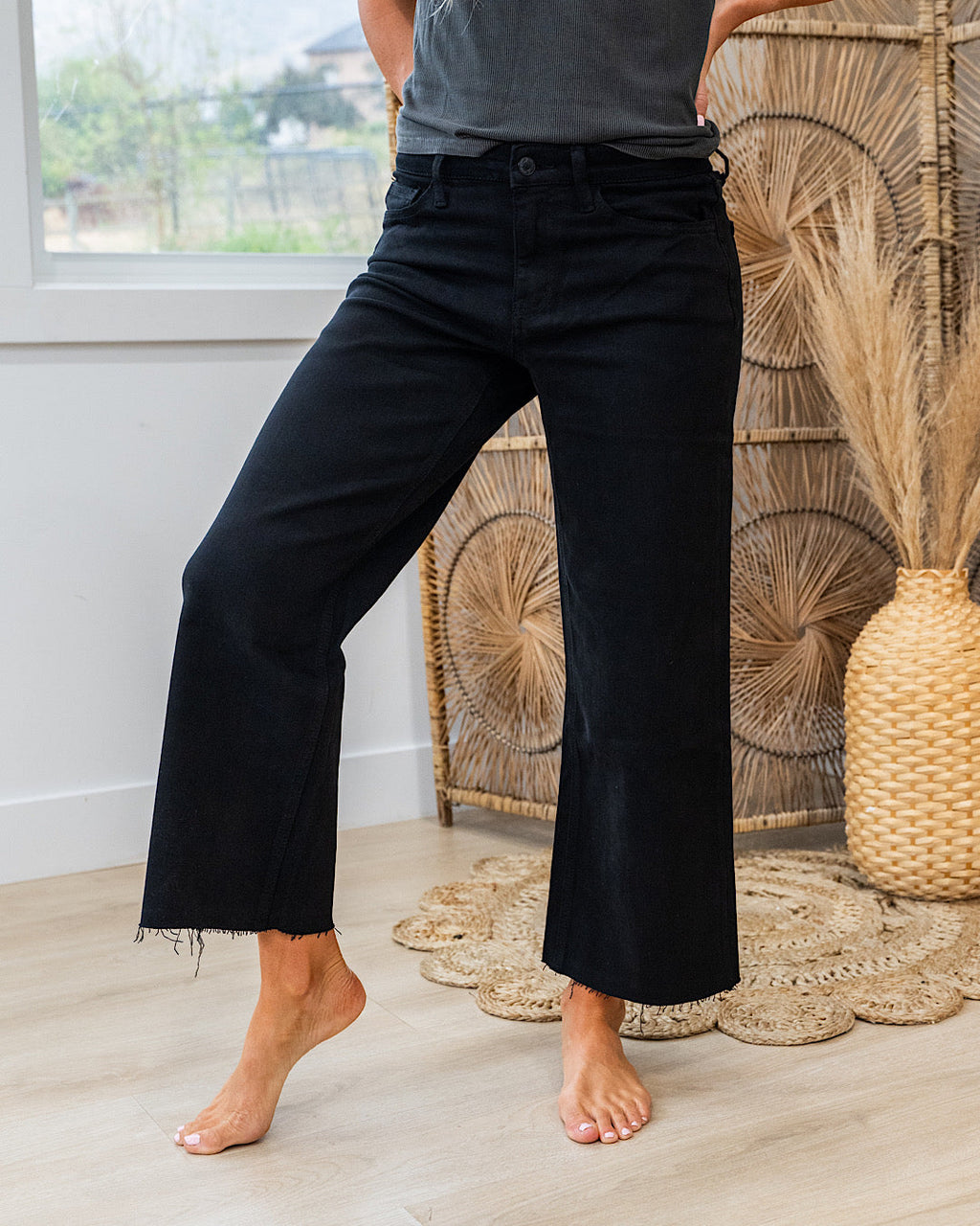 Jeans Vervet Skye de pierna ancha, corte cropped y sin desgastes - Negro