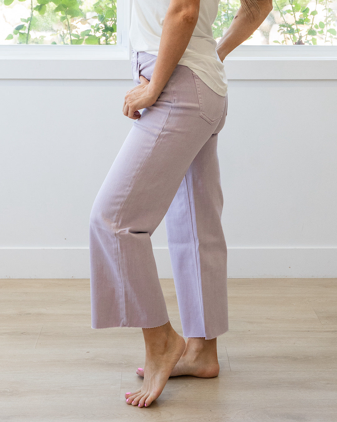 Jeans Vervet Skye de pierna ancha y corte capri sin desgaste - Lavanda