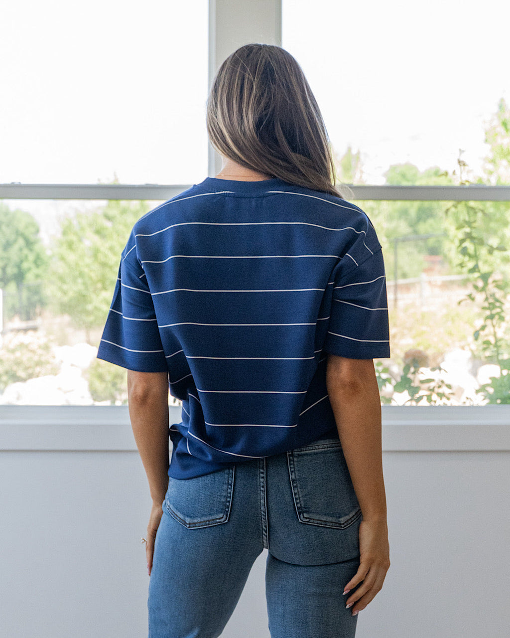 Top a rayas de tela de neopreno Macey - Azul marino ahumado y crema