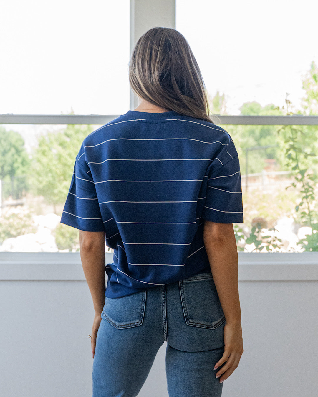 Top a rayas de tela de neopreno Macey - Azul marino ahumado y crema