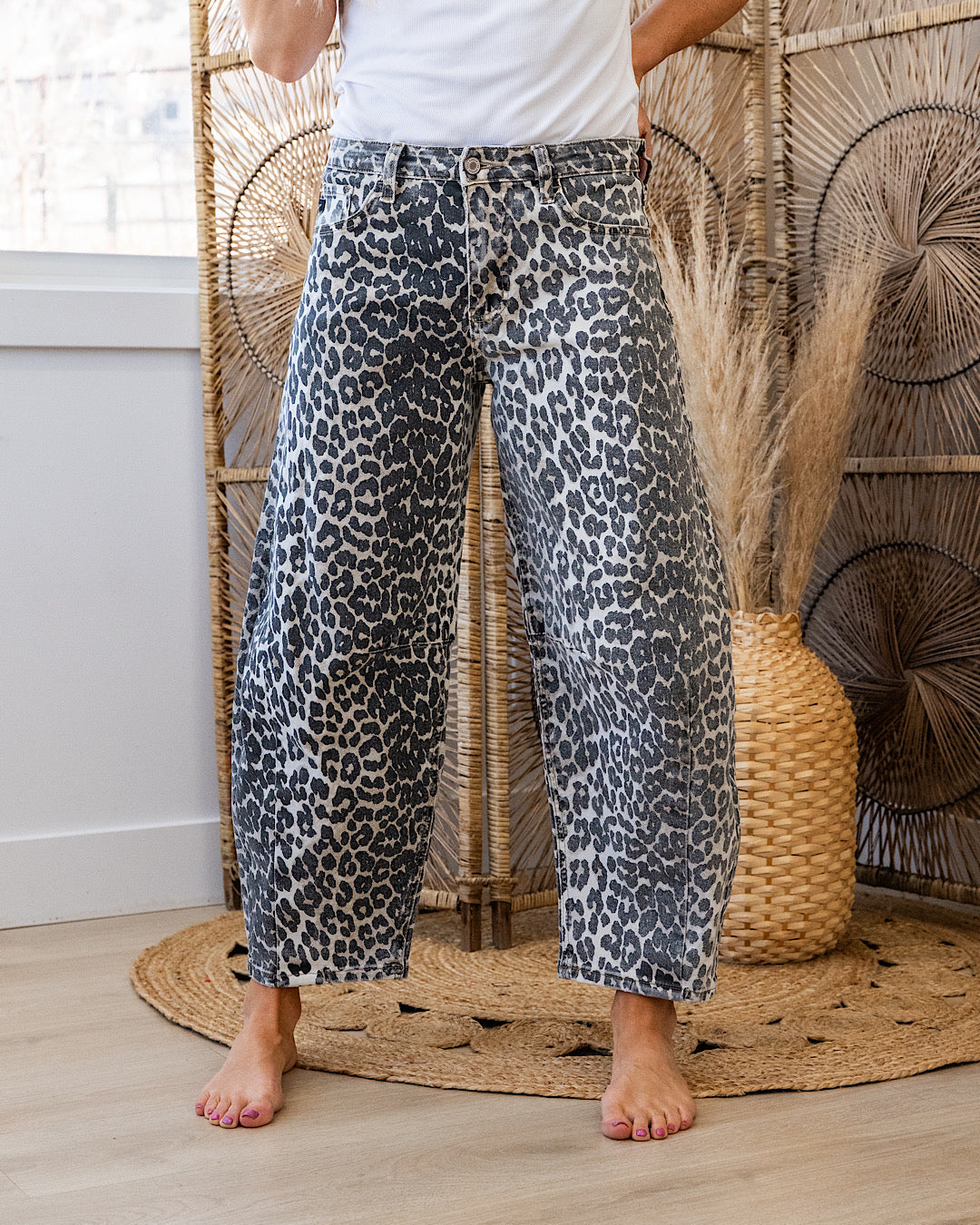 Jeans KanCan tipo barrel con estampado de leopardo EN OFERTA