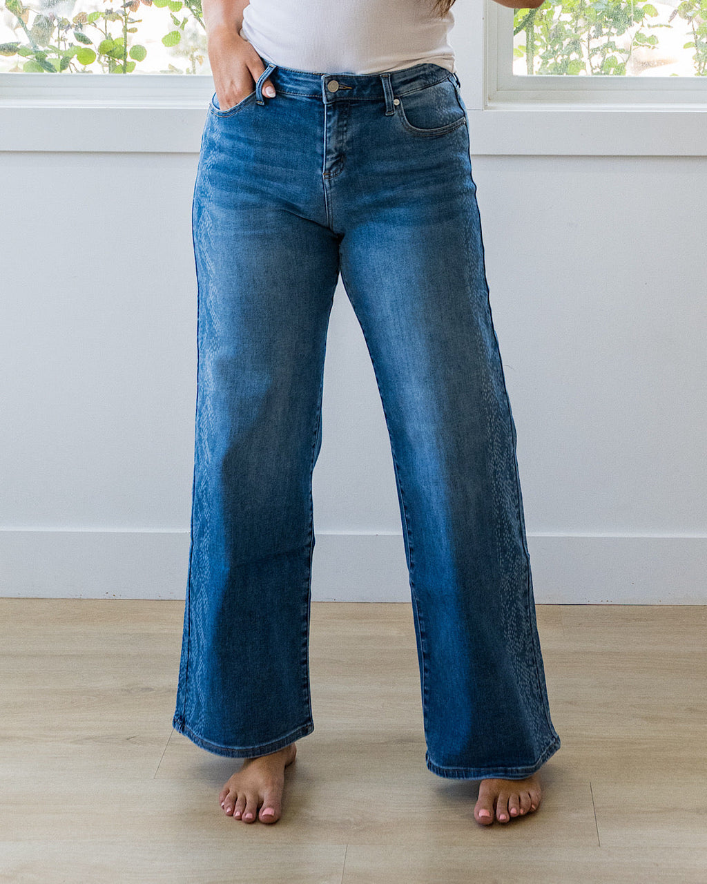 Jeans de pierna ancha con estampado de piel de serpiente Isla de KanCan