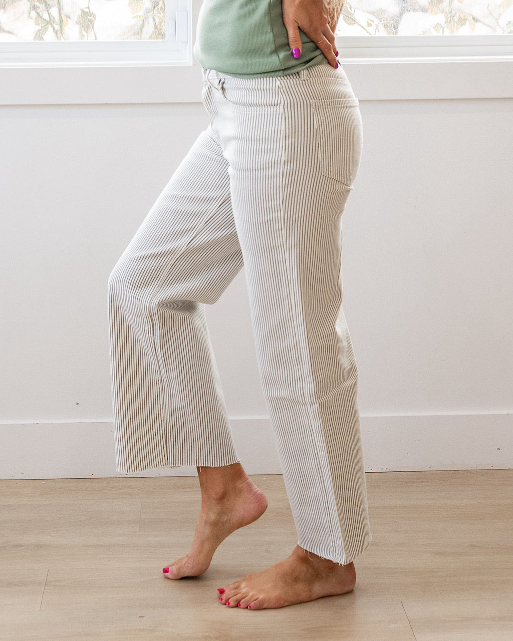 Jeans Vervet Andi de corte ancho, estilo cropped y a rayas