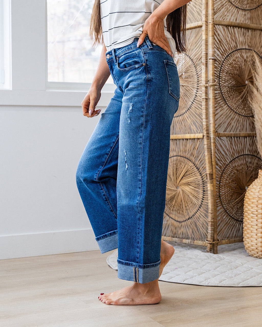 Jeans KanCan Jennifer de pernera ancha con dobladillo enrollado - Lavado oscuro