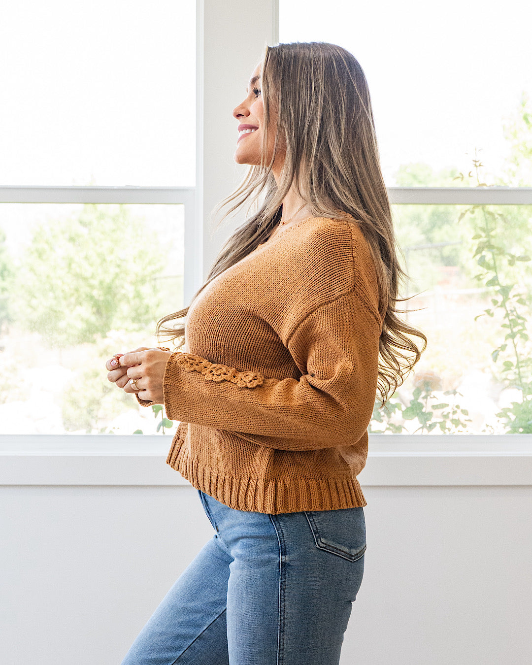¡NUEVO! Suéter Ella con mangas de crochet - Camel