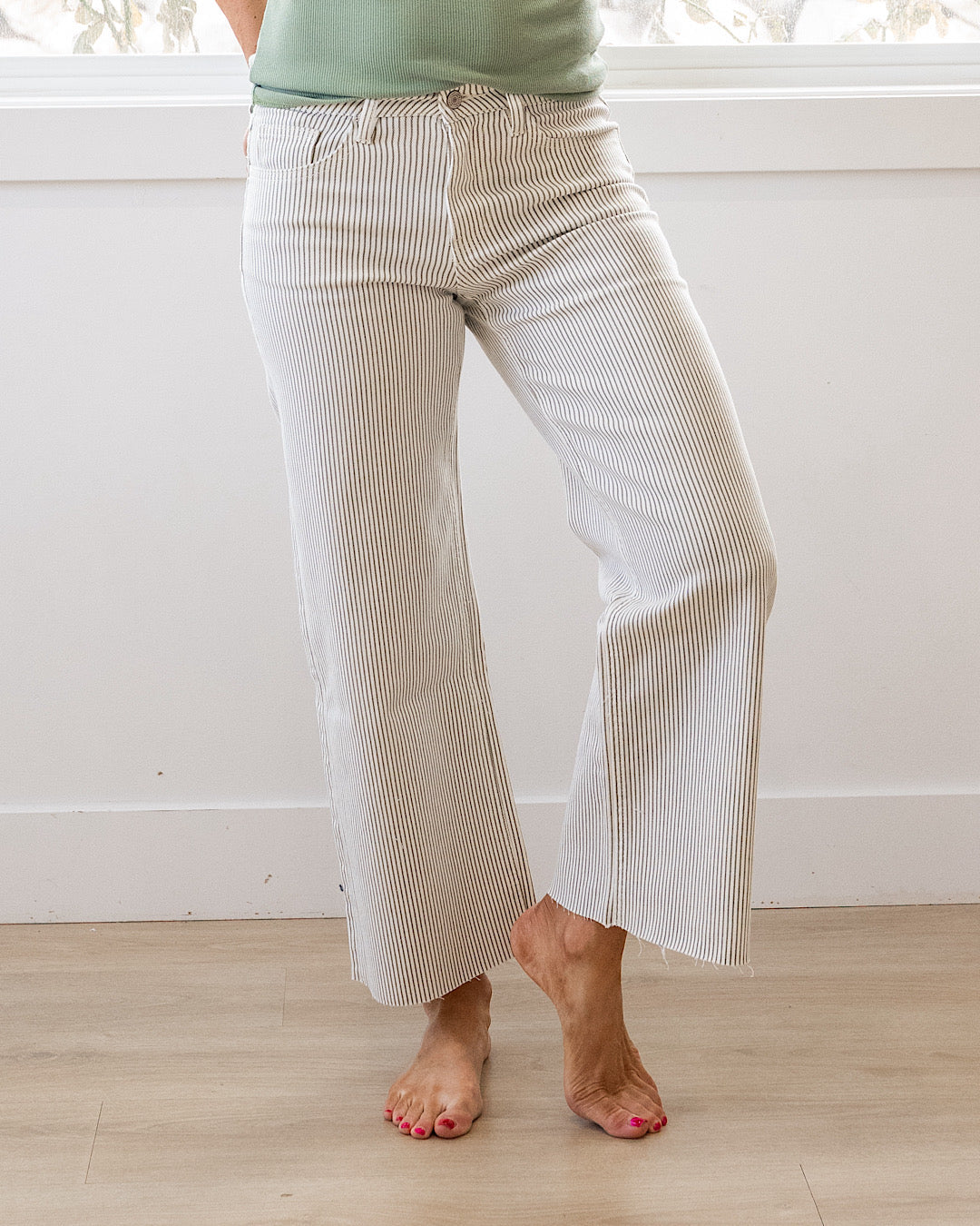 Jeans Vervet Andi de corte ancho, estilo cropped y a rayas