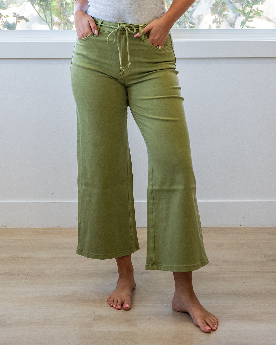 Jeans anchos cortos Vervet Kacie - Eucalyptus