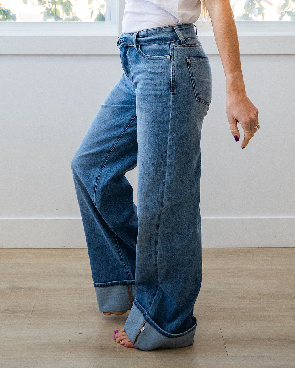 Jeans rectos con cintura doblada y dobladillo de Judy Blue Eliza
