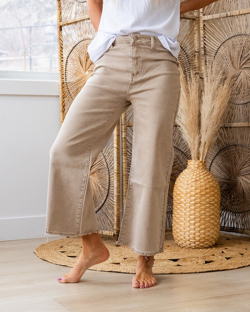 Jeans Mae de pernera ancha y corte cropped - Ash Mocha