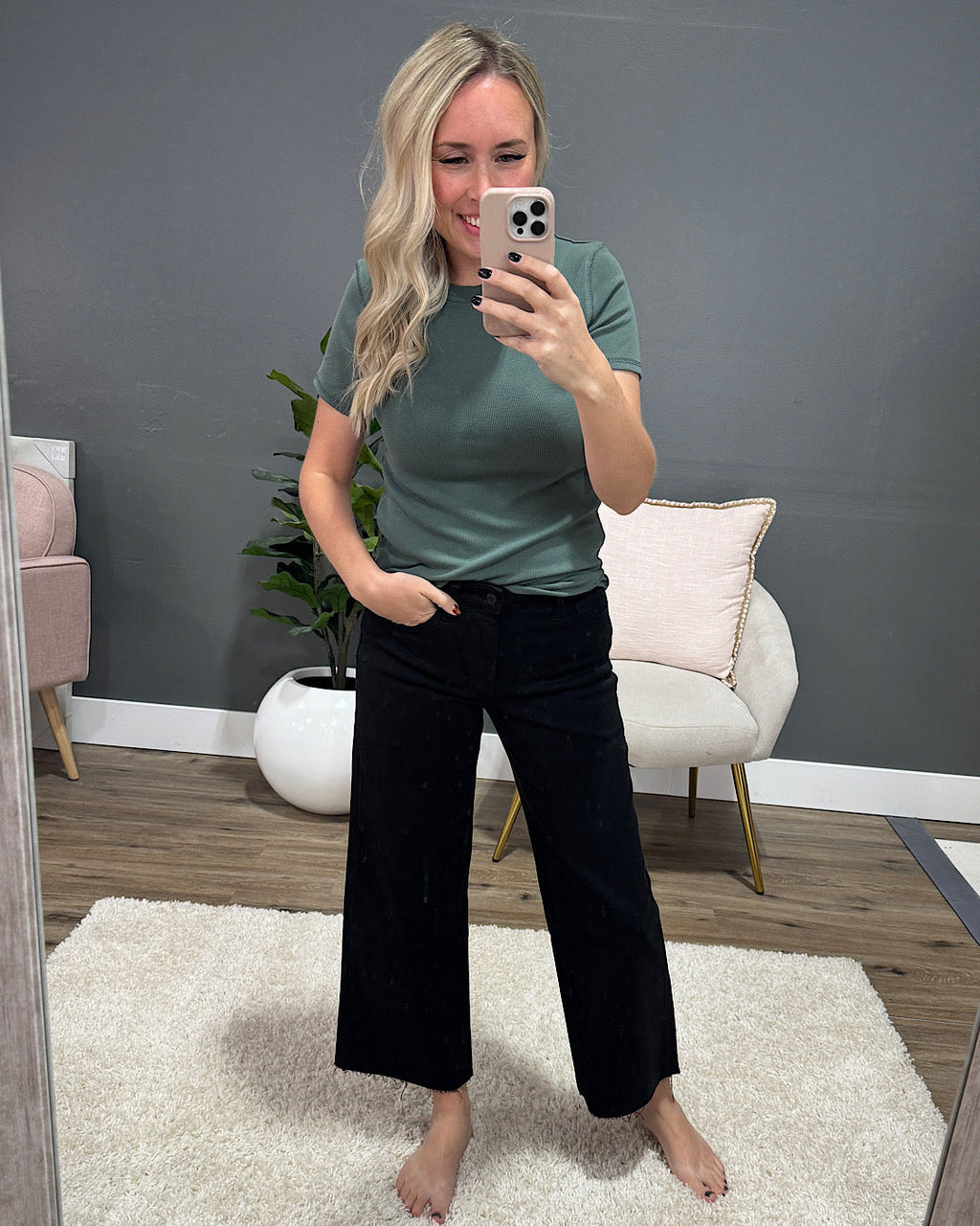 Jeans Vervet Skye de pierna ancha, corte cropped y sin desgastes - Negro