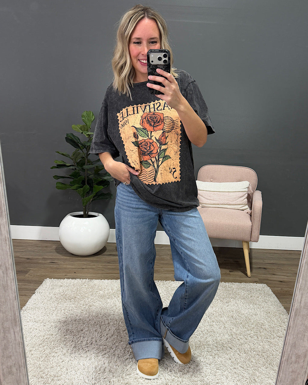 Camiseta negra vintage con sello postal de Nashville