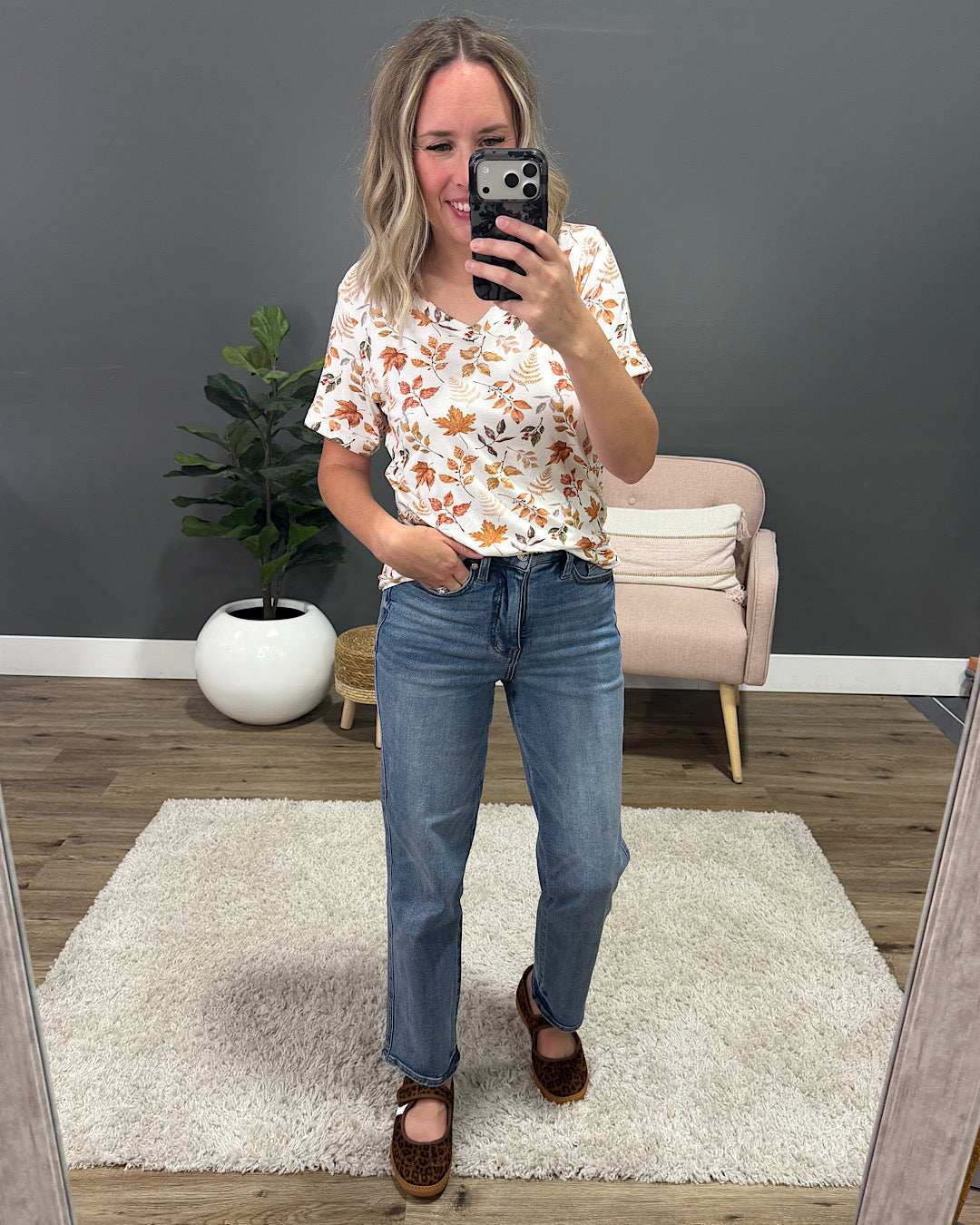 Top con cuello en V Sophie - Hojas de otoño