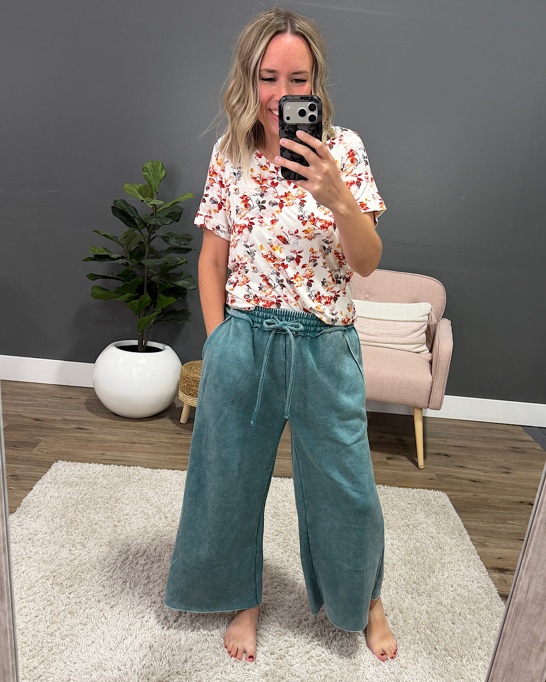 ¡NUEVO! Pantalón cómodo de pernera ancha y corte cropped - Verde azulado