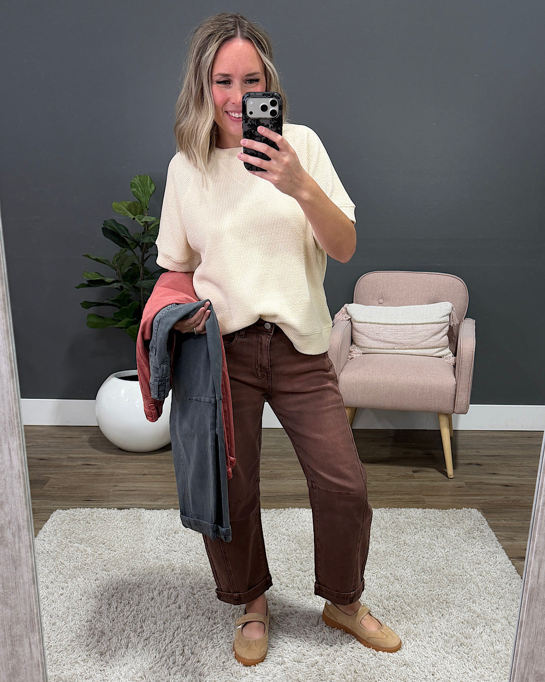 ¡NUEVO! Jeans Alexandra corte barril sin desgaste - Cabernet