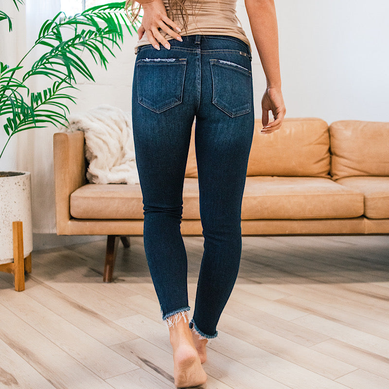 Jeans ajustados KanCan Tamara en lavado oscuro
