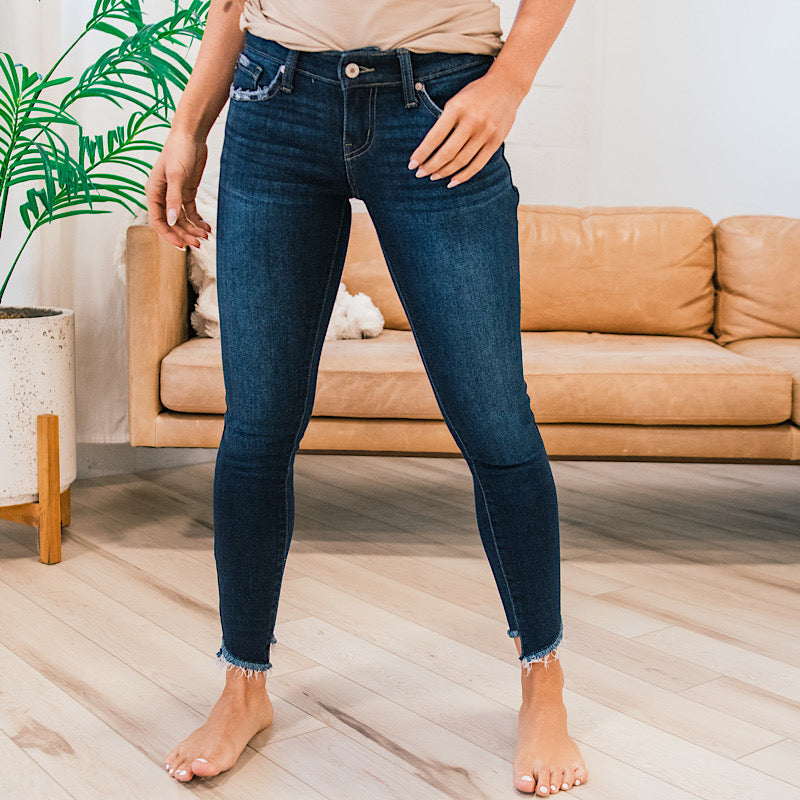 Jeans ajustados KanCan Tamara en lavado oscuro